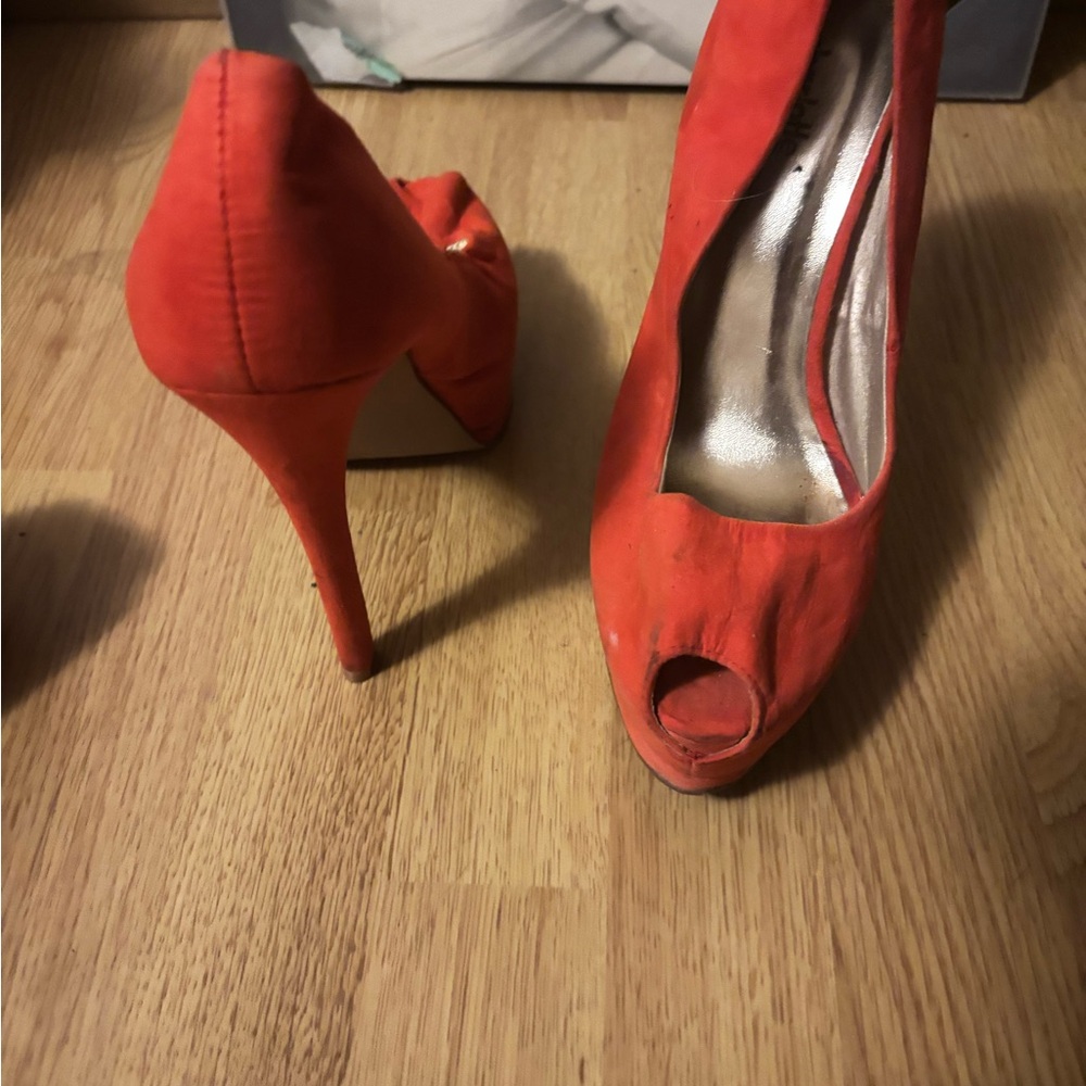 Maurizio Taiuti Red Platform Shoes with Bold Design